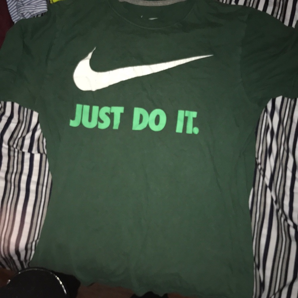 Green Nike tee